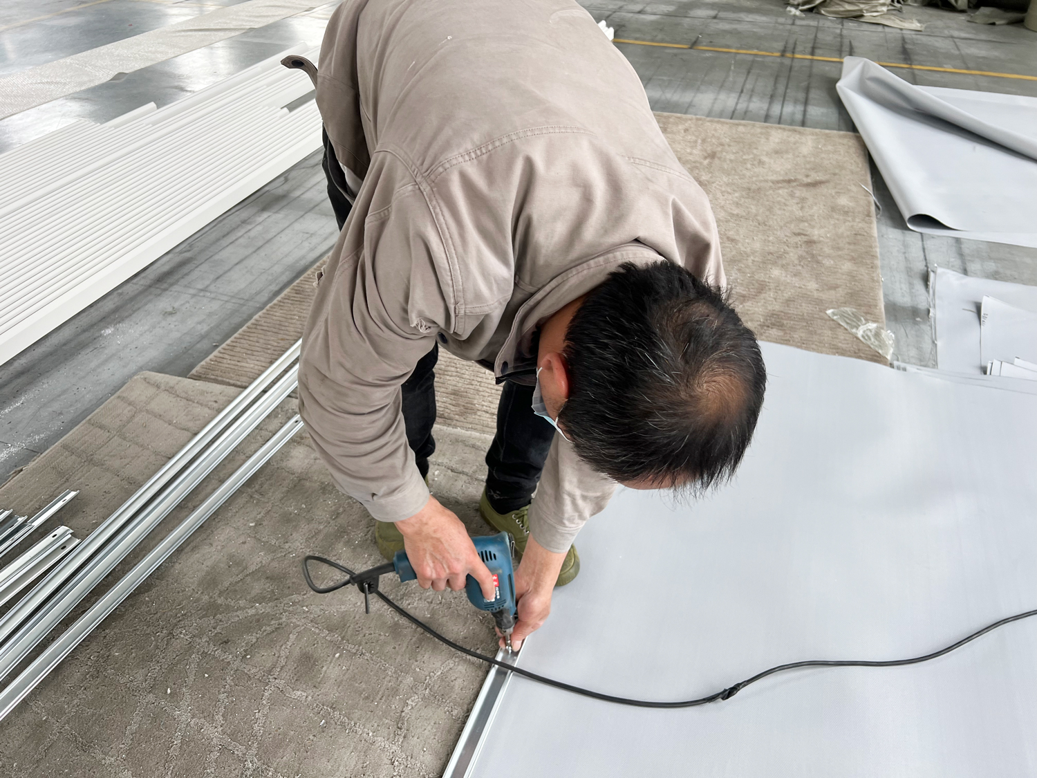 電動擋煙垂壁的尺寸、控制和安裝方案